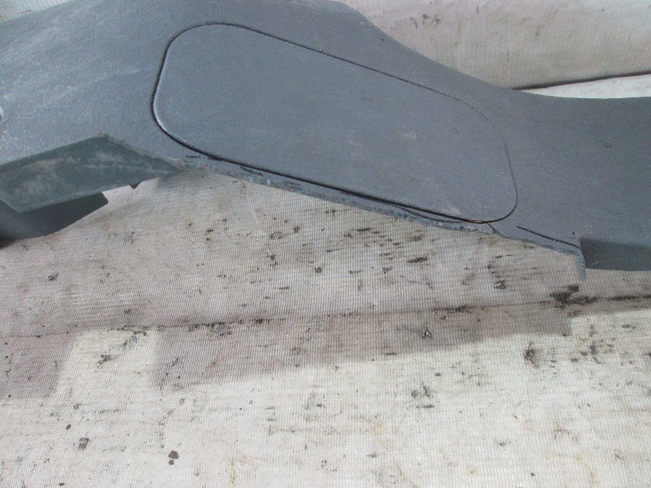 пластик салона б/у \ трещина,обломан край - 3